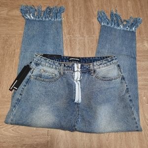 Momokrom Right Back Hem Frayed Cropped Jeans